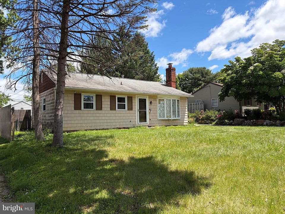 1st image of 107 Manor Rd