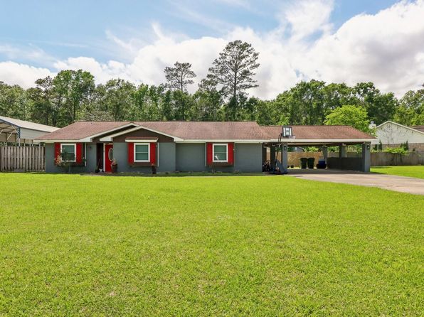 9 Slover Dr, Dayton, TX 77535
