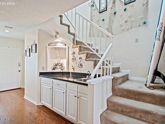 5th image of 702 Marsh Cove Pl