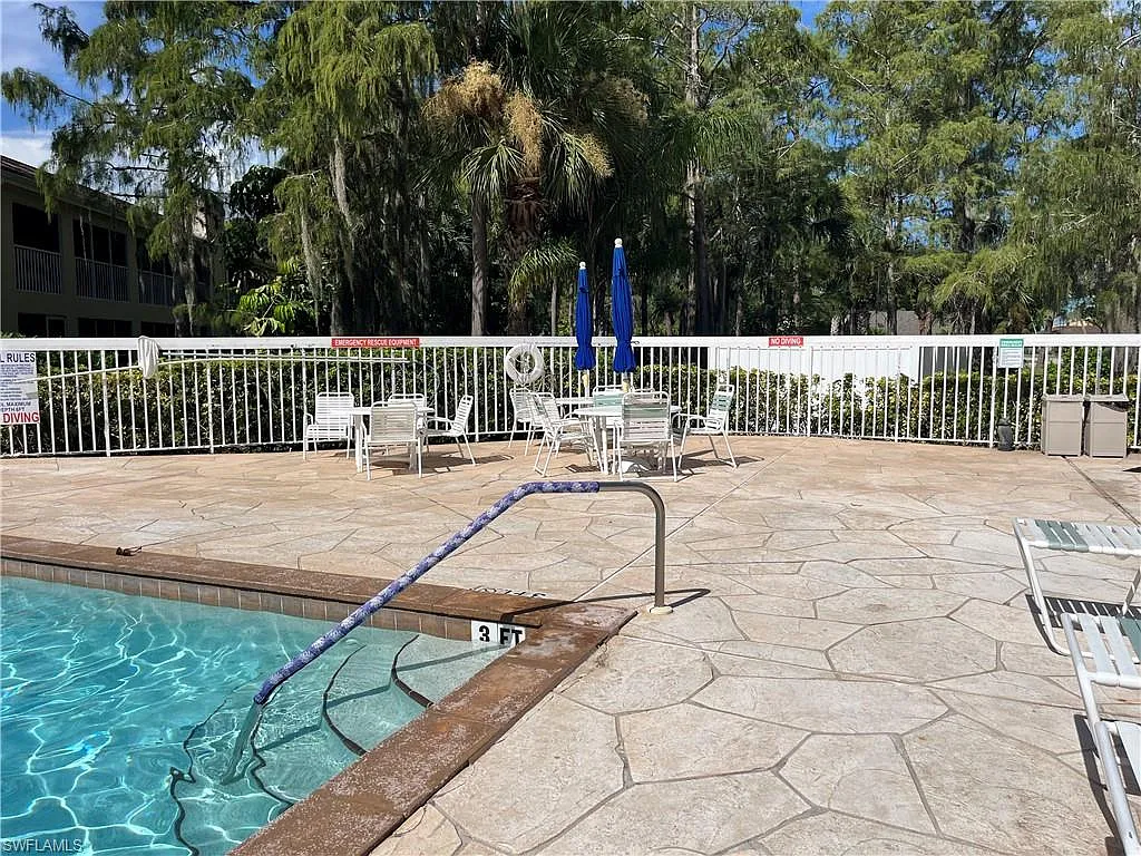 2 bed, 2.0 bath, 962 sqft, $1,900 — Photo 3
