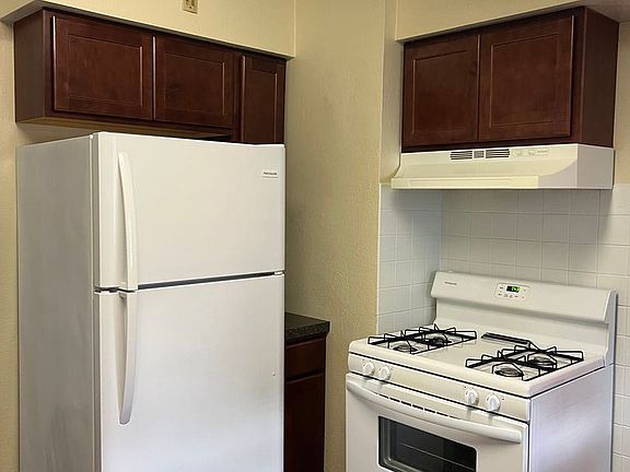 5th image of 529 E Prospect St SE