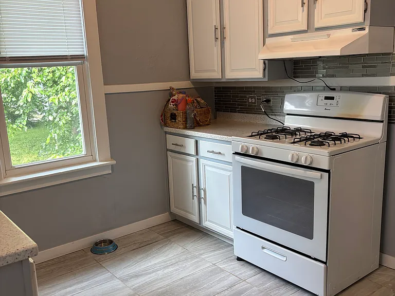 124 Grant St #1 — Photo 7