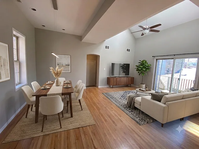 1320 N Hoyne Ave #2 — Photo 6