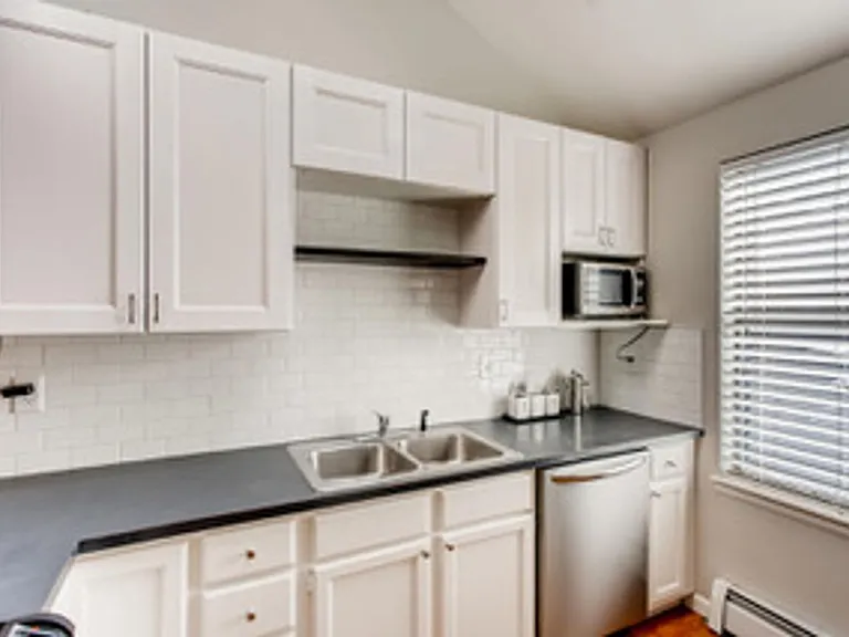 3135 Bell Dr — Photo 7