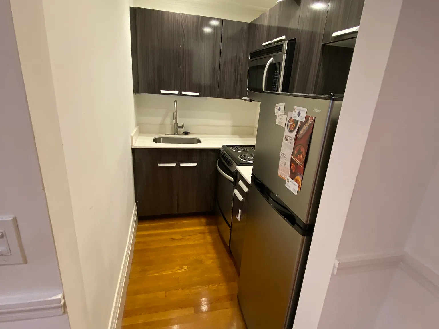 Studio, 450 sqft, $2,700 — Photo 4