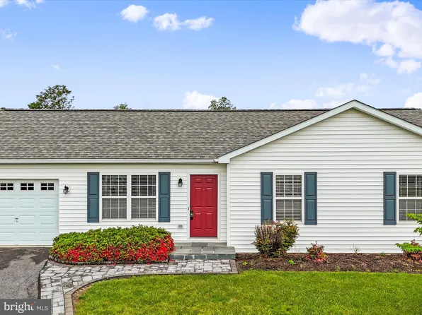 56 Expedition Ct, Martinsburg, WV 25403