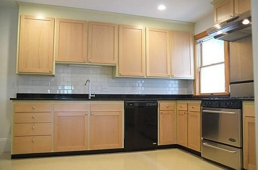 4th image of 115 Longwood Ave #1