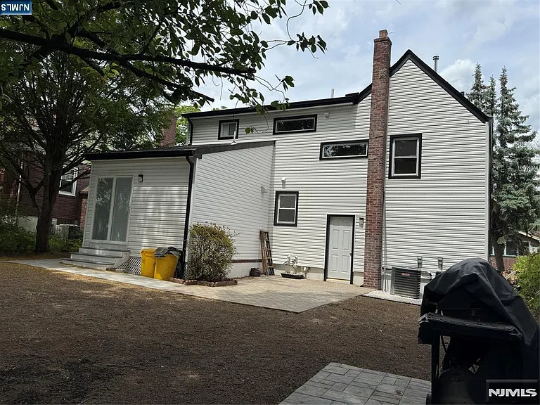 8 Dohrman Ave — Photo 2
