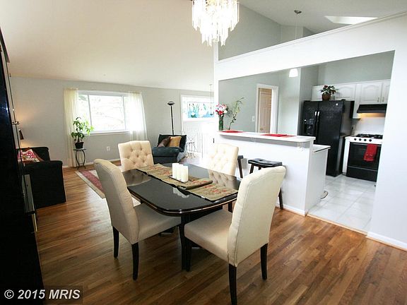 4th image of 5319 Gainsborough Dr