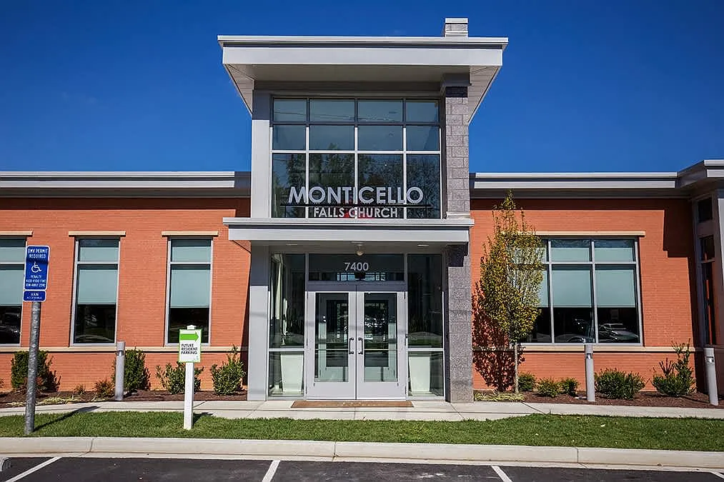 Monticello Falls Church — Photo 1