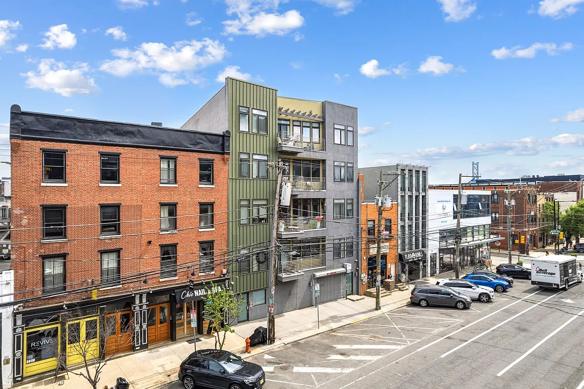 Building Photo - 811 N 2nd St