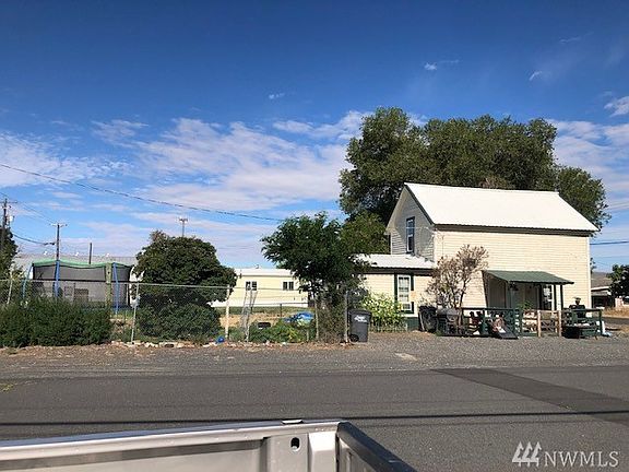 2nd image of 217 N 6th St