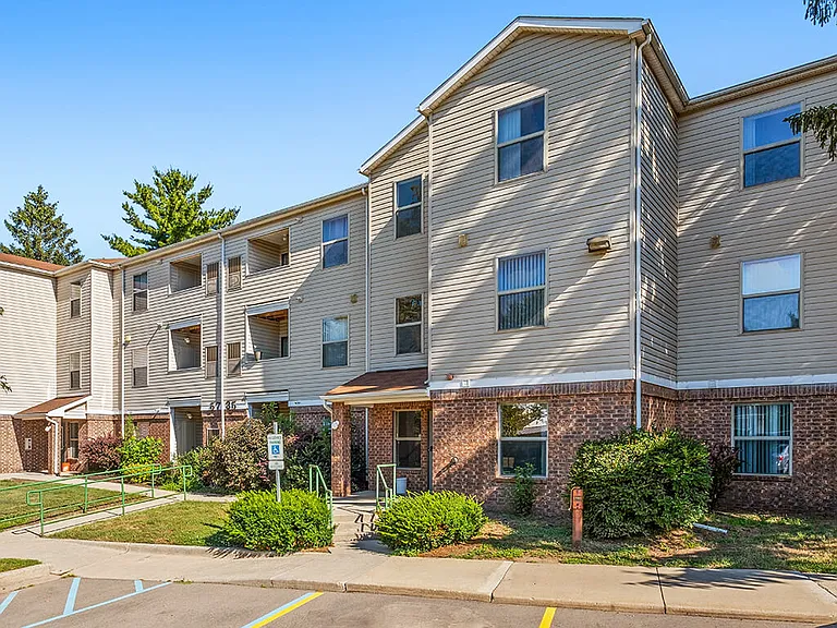 Welcome to Lakewood Apartments
