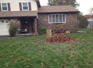 18 Concord Dr, Schenectady, NY 12309