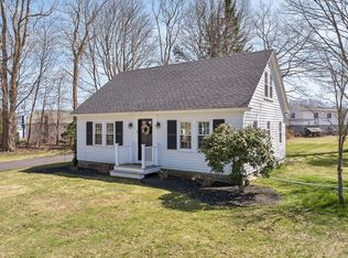 7 Pages Ln, Seabrook, NH 03874