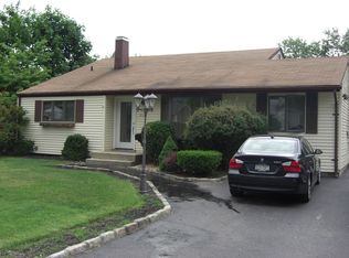 3112 Falcon Ave, Medford, NY 11763