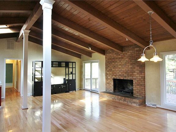 3rd image of 104 Fairidge Ct