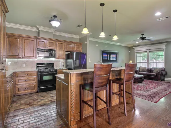 41067 Garden Ct, Gonzales, LA 70737