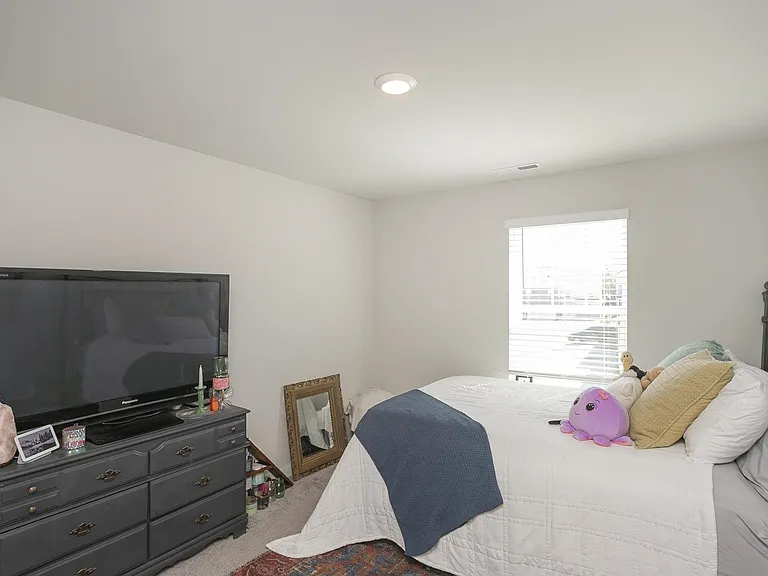 517 Swanholme Dr — Photo 35