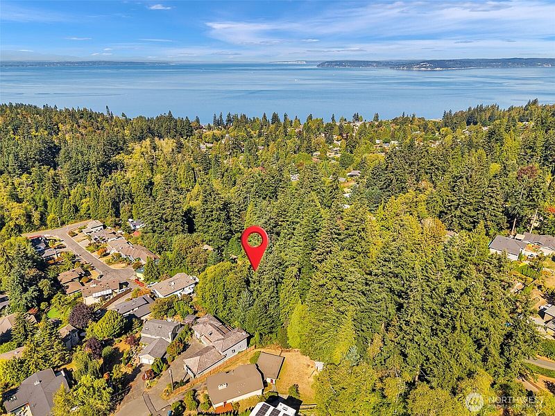 5th image of 7414 Soundview Drive