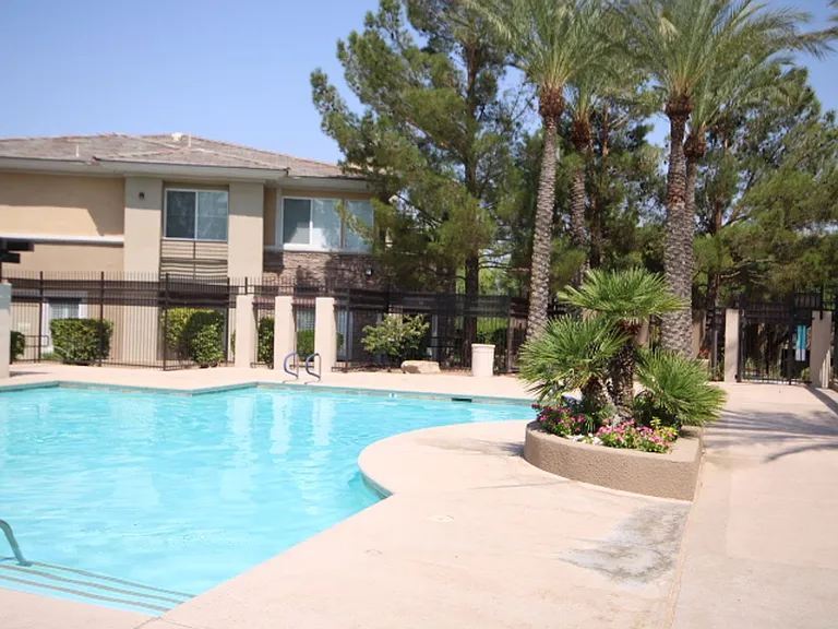 704 Peachy Canyon Cir #202 — Photo 3