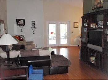 5th image of 4327 Kipling Ave