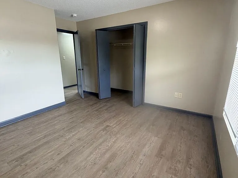 101 Middle St — Photo 15