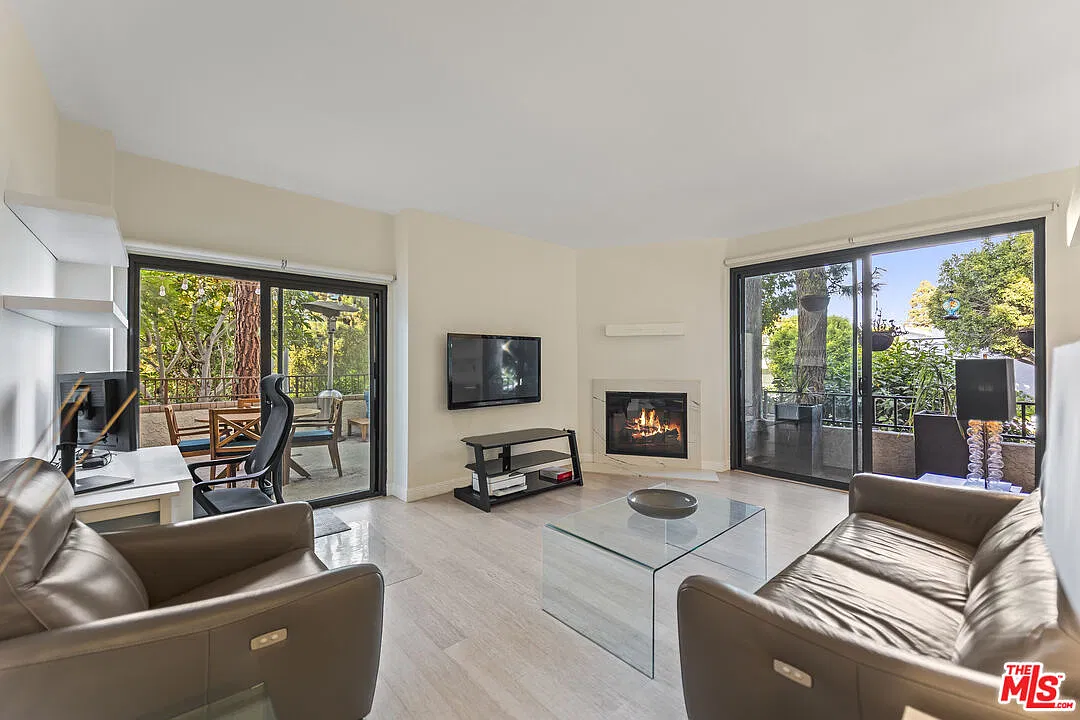 1 bed, 1.0 bath, 768 sqft, $3,400 — Photo 1