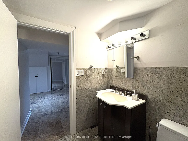 93 Surrey Ave — Photo 20
