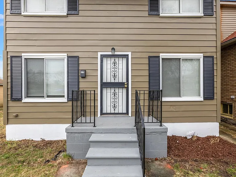 219 Ashland St — Photo 7