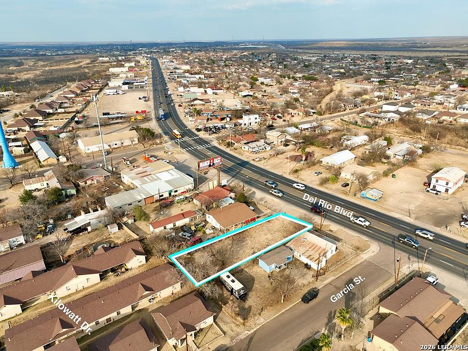 1st image of 2917 Del Rio Blvd