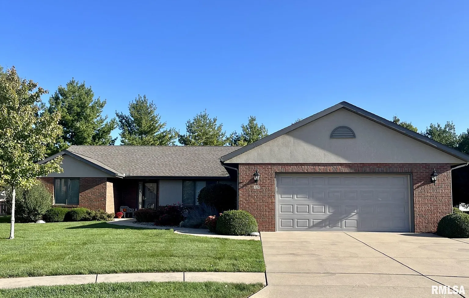 123 Barrington Pl photo 1