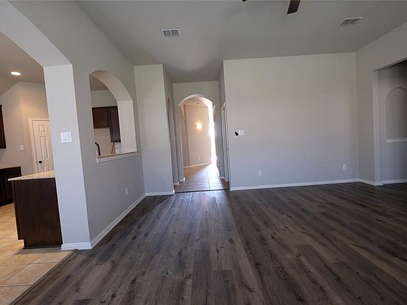 5th image of 3102 Charles Ct