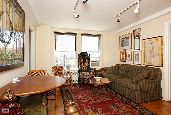 2nd image of 433 W 34th St APT 4N
