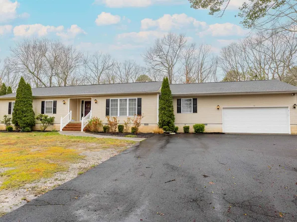 81 Honeysuckle Ln, Cape May Court House, NJ 08210
