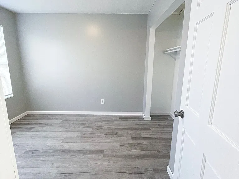 Clinic Court Apartments — Photo 23