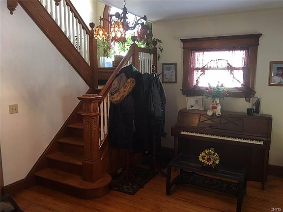 4th image of 149 W Beard Ave