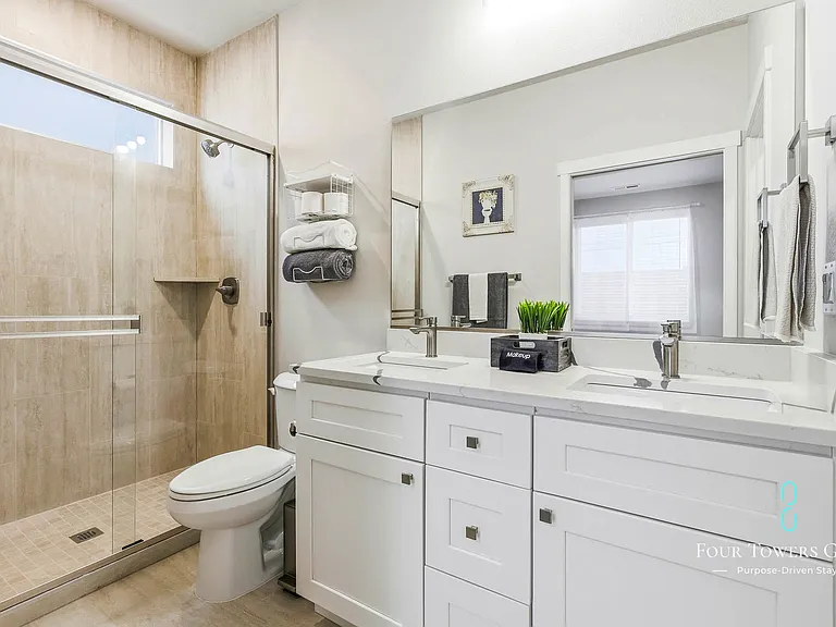 1203 NE Emerald Dr — Photo 11