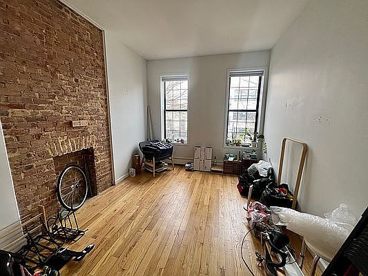 5th image of 765 Jefferson Ave #3