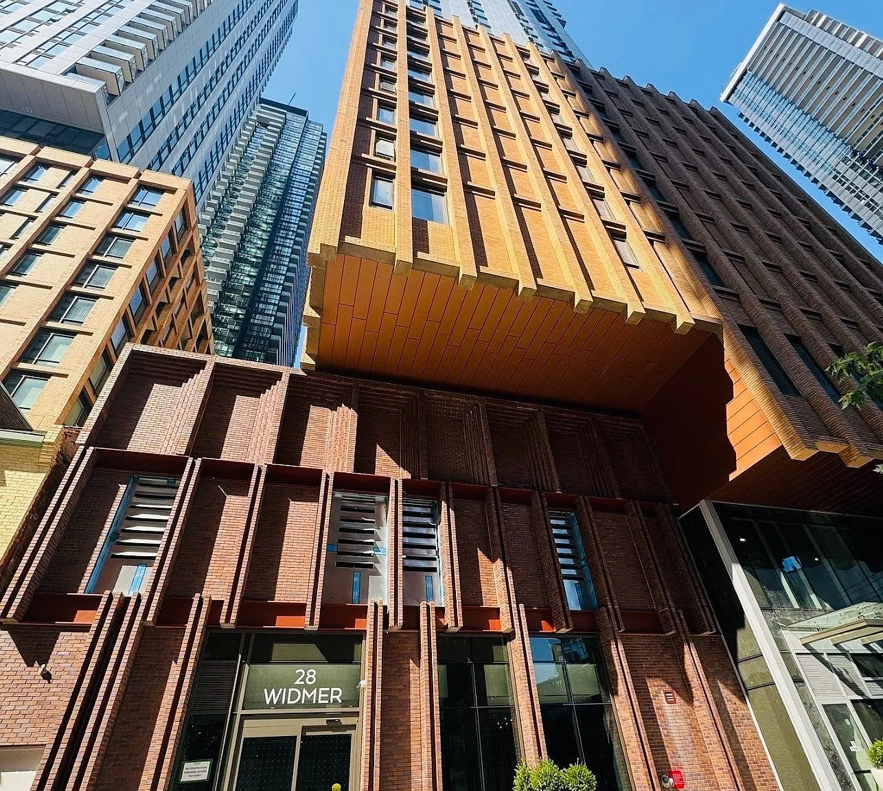 2 bed, $3,200 — Photo 1