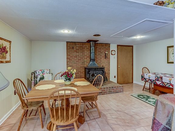 4th image of 2019 Colonial Hills Dr