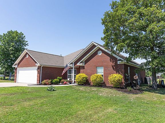 3rd image of 61 McKenzie Dr