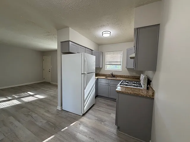 1620 N English St #H — Photo 5