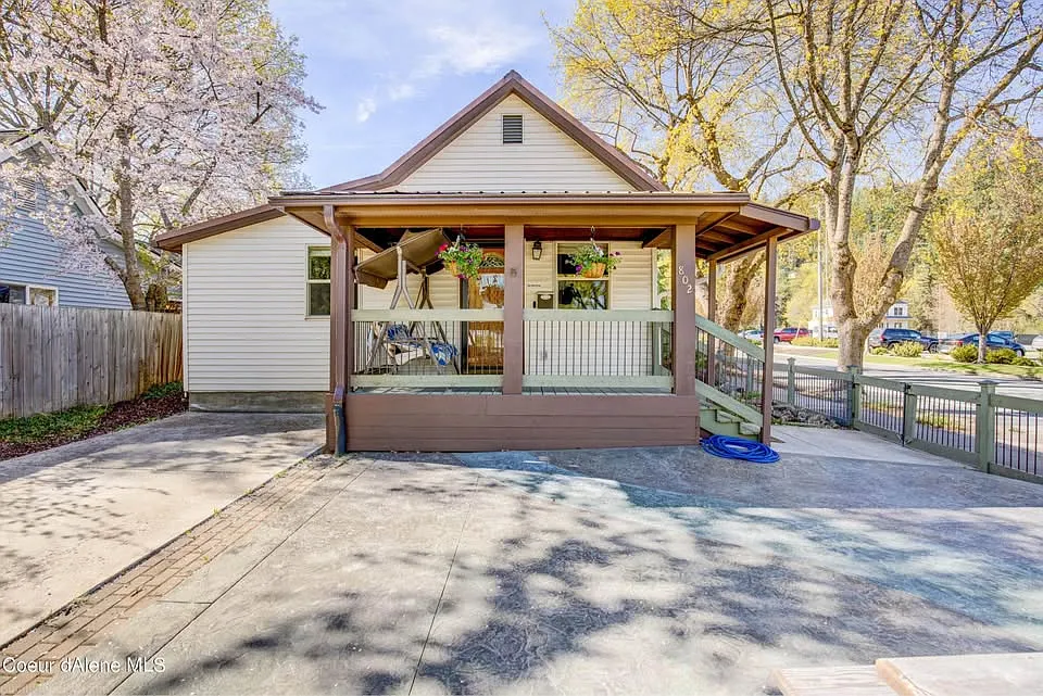 2 bed, 1025 sqft, $2,400 — Photo 3