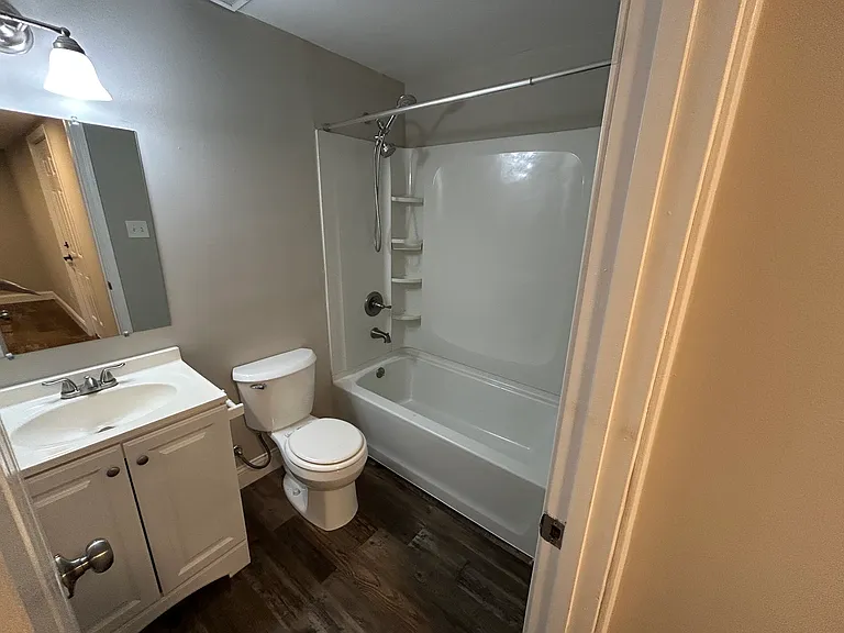 2907 E Sycamore St — Photo 3