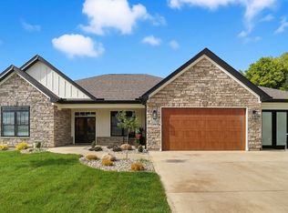 1209 Knob Hill Ct, Troy, OH 45373