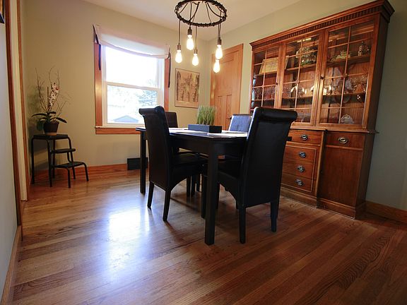 4th image of 1521 Robinhood Ln