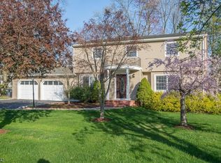 60 Addie Ln, Whippany, NJ 07981