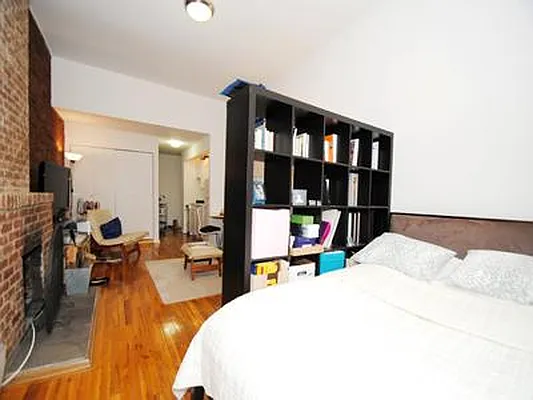 Rented by Buchbinder & Warren | media 12