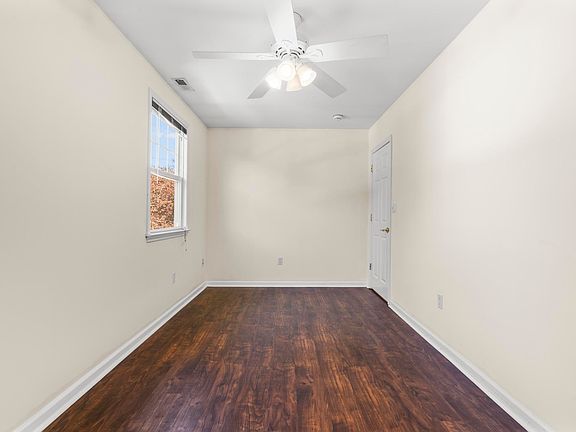 4th image of 21 Culloden Rd Unit 2